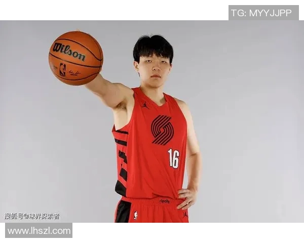 王泉泽的篮球之路从青涩少年到职业球员的成长历程与辉煌成就