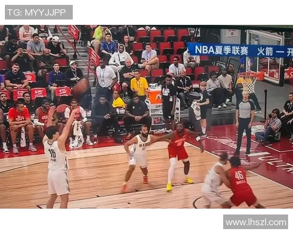 2016年火箭队与开拓者队精彩对决回顾及赛季亮点分析